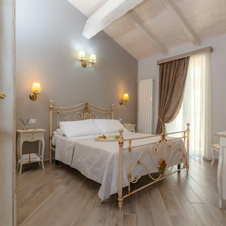 Le Torri Di Tarquinia